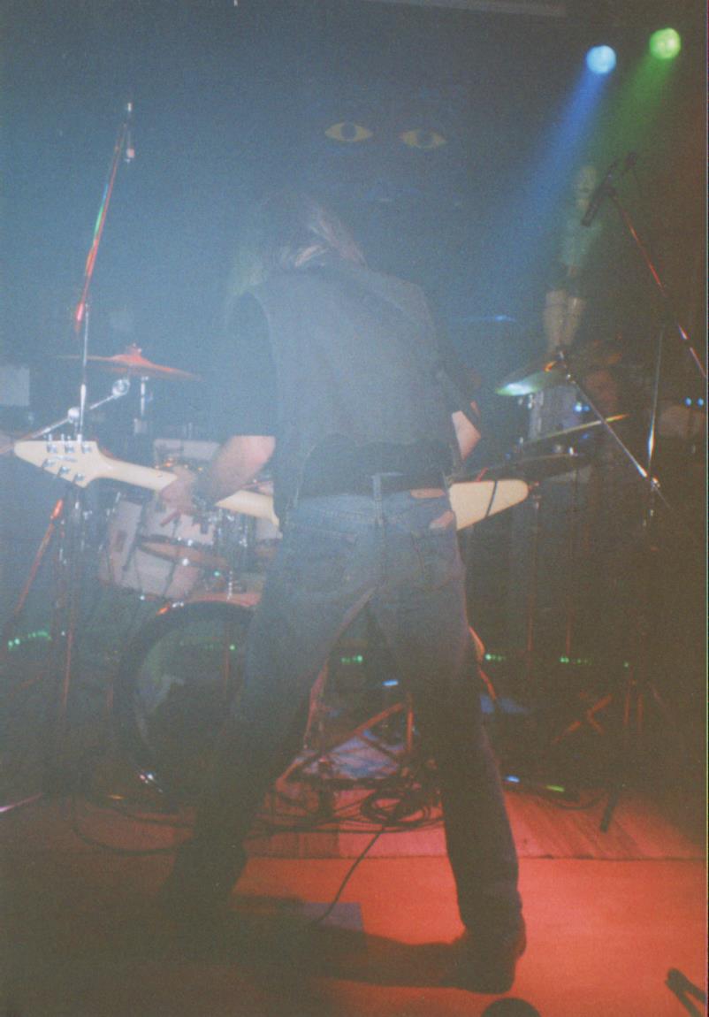 083